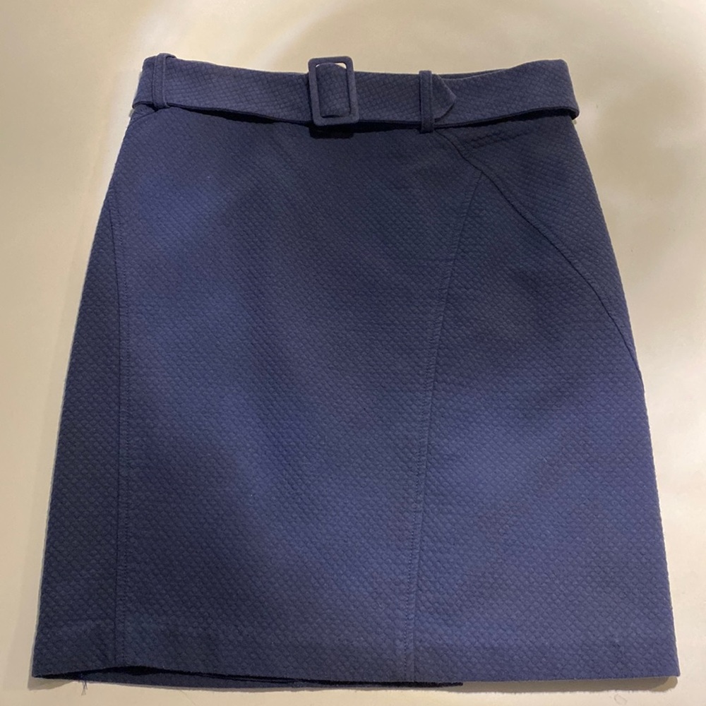 Navy J. McLaughlin size 2 belted skirt